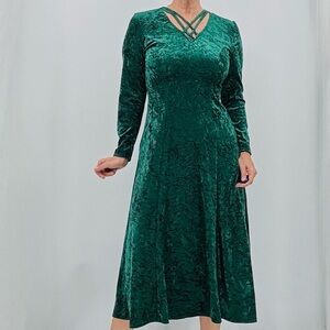 Vintage 90’s Whimsigoth Fairycore Crushed Velvet Green Cut Out Maxi Dress